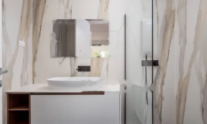 Недвижимость Четырехкомнатная квартира : 24