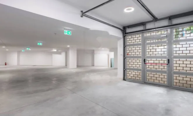 Недвижимость Четырехкомнатная квартира : 27