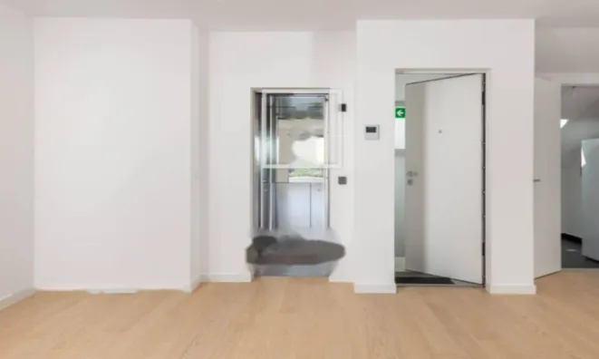 Недвижимость Четырехкомнатная квартира : 30