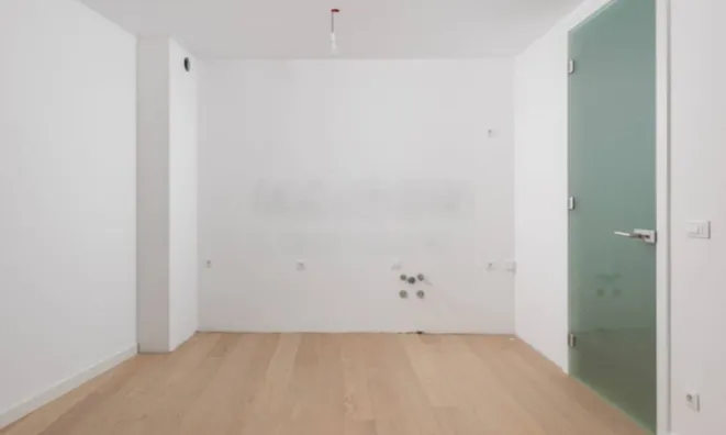 Недвижимость Двухкомнатная квартира, центр: 20