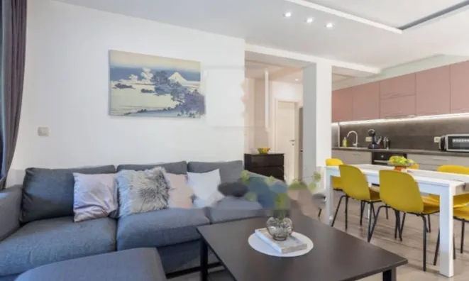 Недвижимость Трехкомнатная квартира Побрия: 1