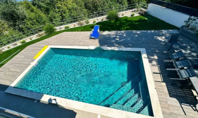 Недвижимость Семейный дом 400 м², Запад, Опатия: 1