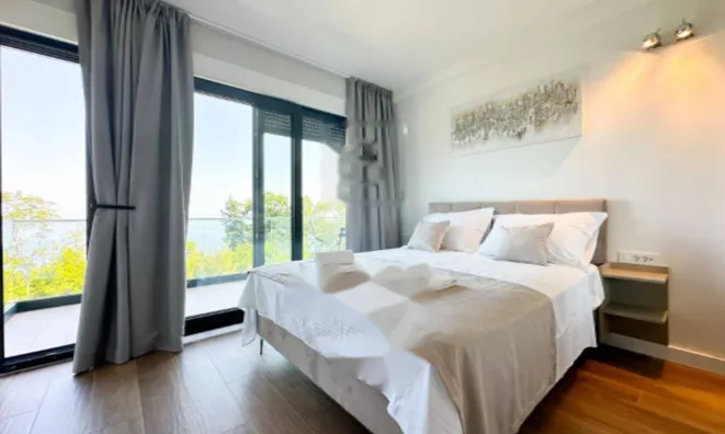 Недвижимость Семейный дом 400 м², Запад, Опатия: 23