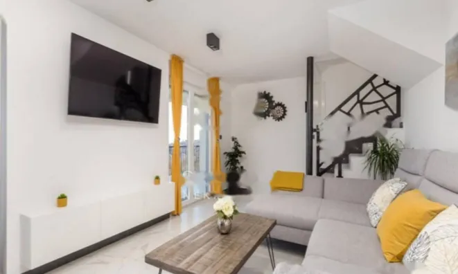 Недвижимость Семейный дом 380 м², Запад, Опатия: 1