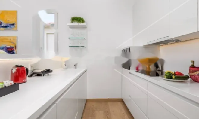 Недвижимость Квартира на улице Маршала Тита: 12