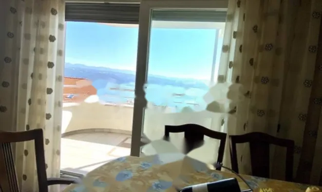 Недвижимость Трехкомнатная квартира Центр: 3