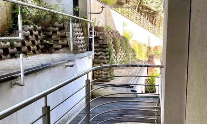 Недвижимость Трехкомнатная квартира Центр: 18