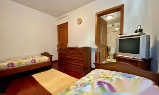 Недвижимость Трехкомнатная квартира Центр: 23