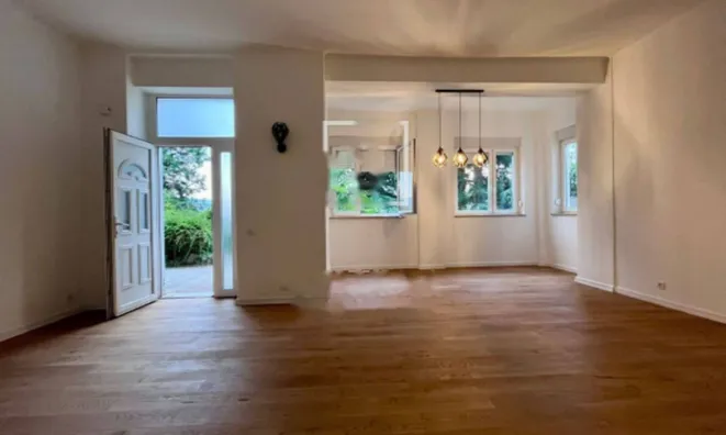 Недвижимость Четырёхкомнатная квартира Центр: 5