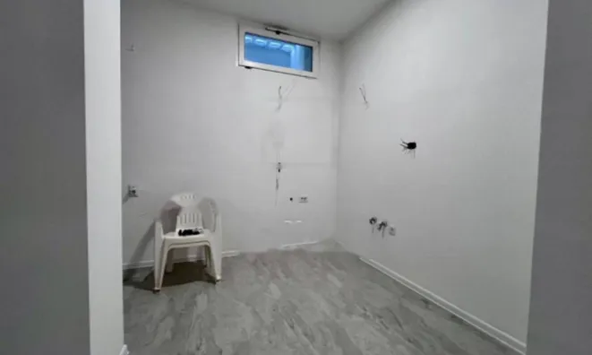 Недвижимость Четырёхкомнатная квартира Центр: 8