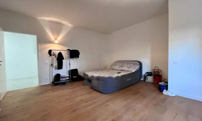 Недвижимость Четырёхкомнатная квартира Центр: 12