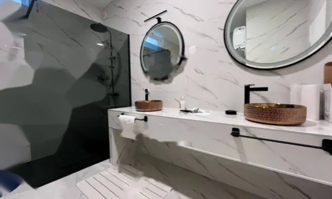 Недвижимость Четырёхкомнатная квартира Центр: 19