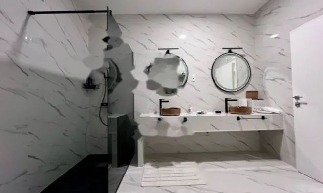 Недвижимость Четырёхкомнатная квартира Центр: 20