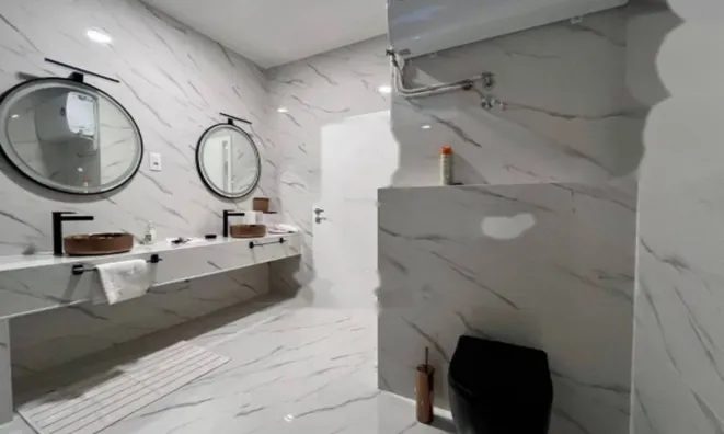 Недвижимость Четырёхкомнатная квартира Центр: 21