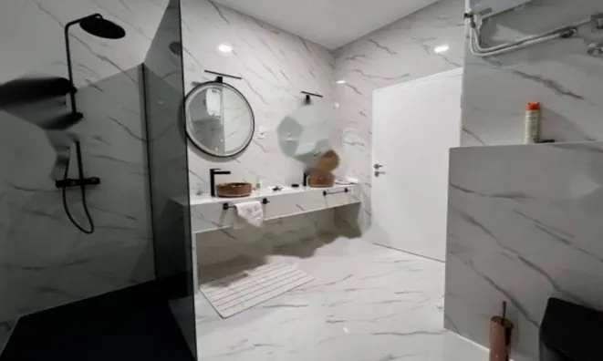 Недвижимость Четырёхкомнатная квартира Центр: 22