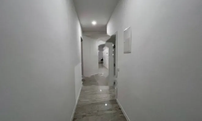 Недвижимость Четырёхкомнатная квартира Центр: 27