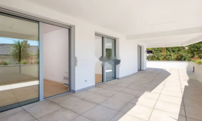 Недвижимость Трёхкомнатная квартира, Центр: 4