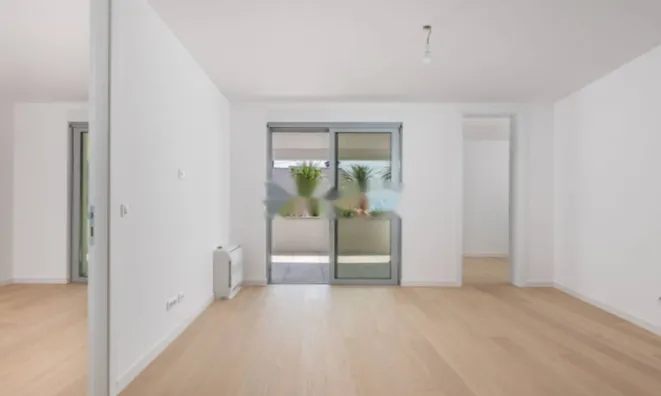 Недвижимость Трёхкомнатная квартира, Центр: 20