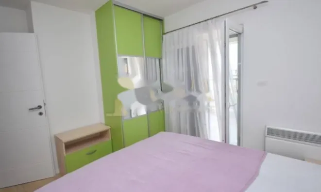 Недвижимость Трехкомнатная квартира в центре: 6