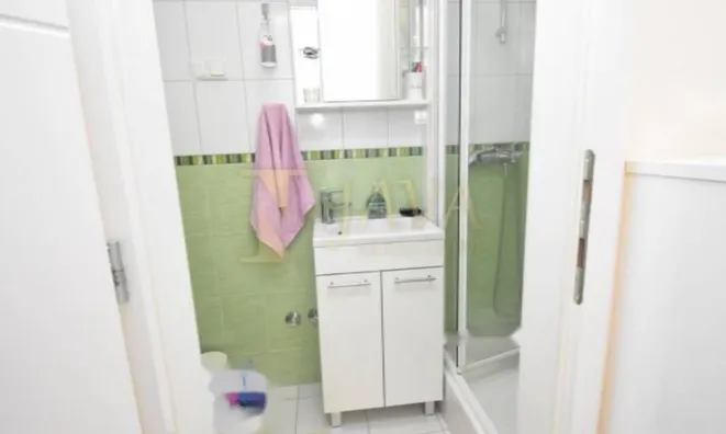 Недвижимость Трехкомнатная квартира в центре: 10