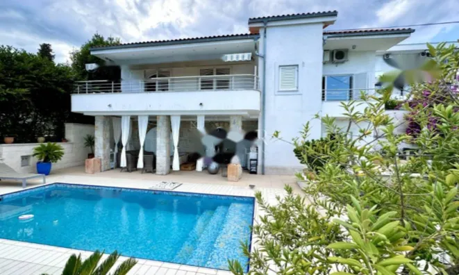 Недвижимость Семейный дом в Опатии: 1