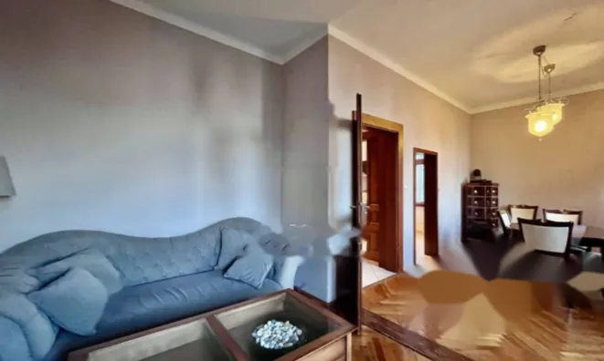 Недвижимость Трехкомнатная квартира в центре: 2