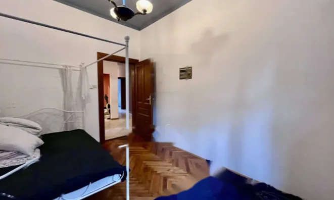 Недвижимость Трехкомнатная квартира в центре: 12