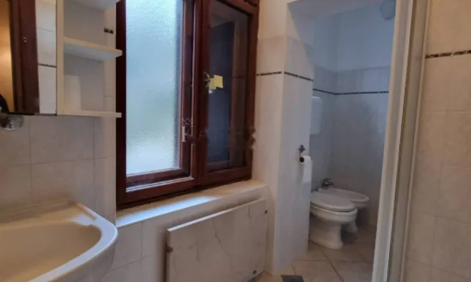 Недвижимость Четырёхкомнатная квартира, Центр, Опатия: 4