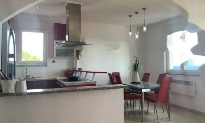 Недвижимость Четырехкомнатная квартира: 7