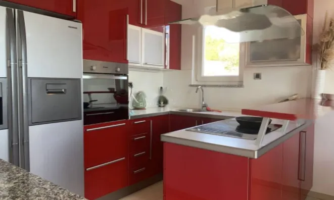 Недвижимость Четырехкомнатная квартира: 9