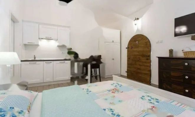 Недвижимость Четырехкомнатная квартира: 13