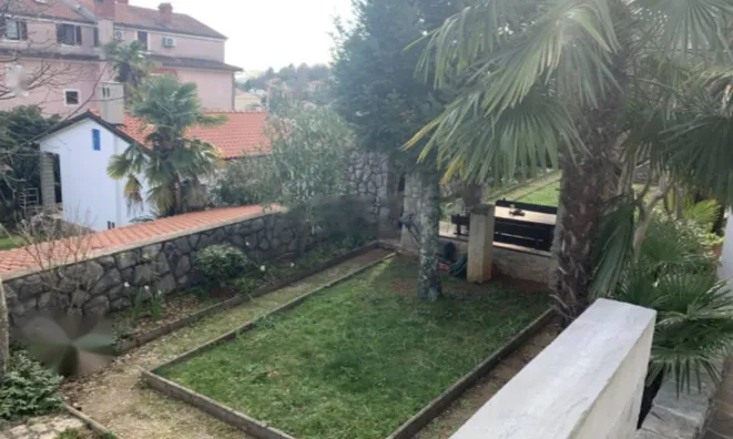 Недвижимость Четырехкомнатная квартира: 16