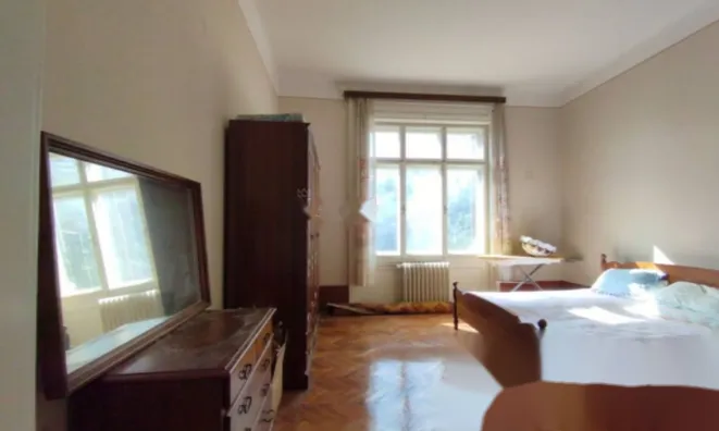 Недвижимость Трехкомнатная квартира в Центре: 1