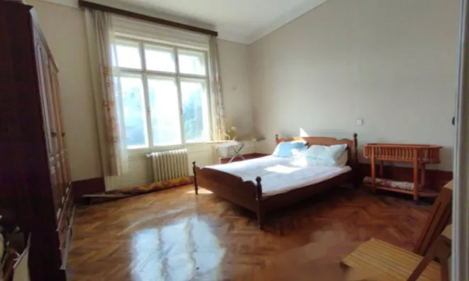 Недвижимость Трехкомнатная квартира в Центре: 3