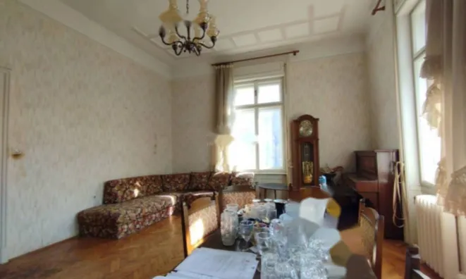 Недвижимость Трехкомнатная квартира в Центре: 12