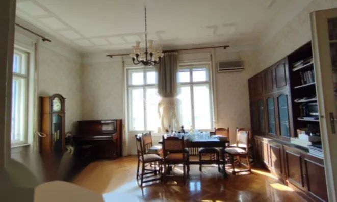 Недвижимость Трехкомнатная квартира в Центре: 16