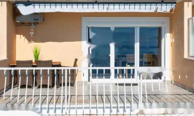 Недвижимость Двухкомнатная квартира Центр: 4