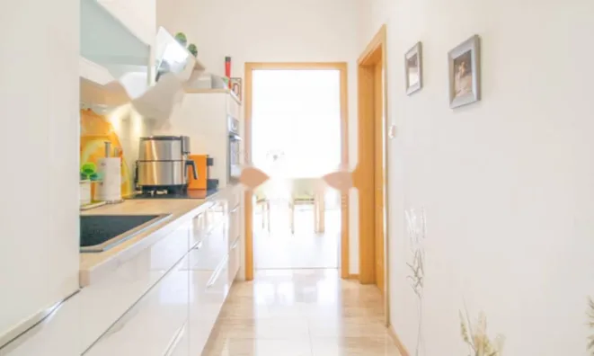 Недвижимость Двухкомнатная квартира Центр: 6