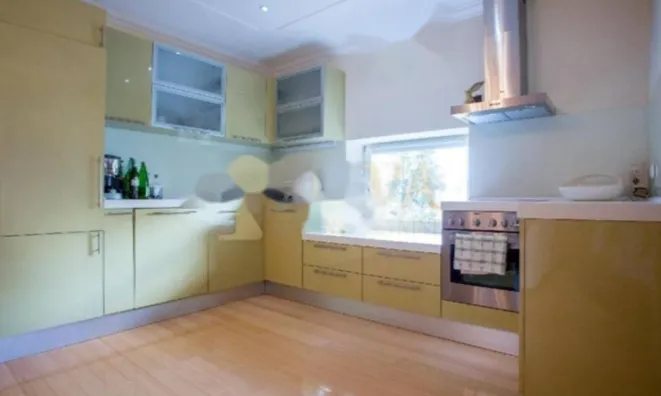 Недвижимость Трехкомнатная квартира Центр: 6