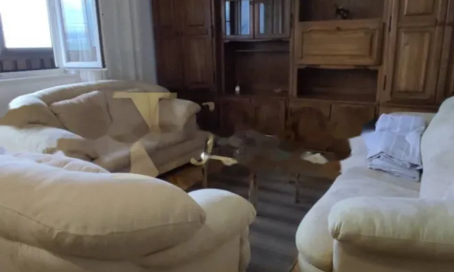 Недвижимость Трехкомнатная квартира в центре: 3