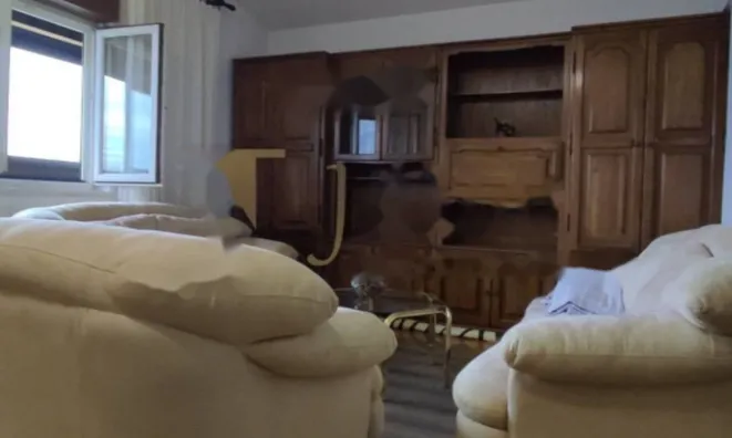 Недвижимость Трехкомнатная квартира в центре: 6