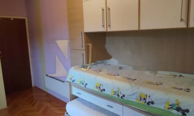 Недвижимость Трехкомнатная квартира в центре: 10