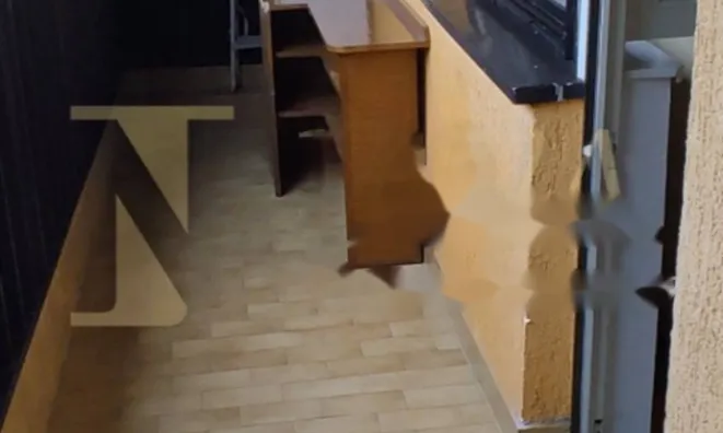 Недвижимость Трехкомнатная квартира в центре: 12