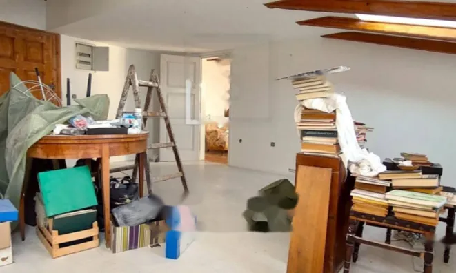 Недвижимость Четырехкомнатная квартира, Центр: 1