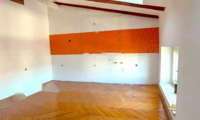 Недвижимость Четырехкомнатная квартира, Центр: 11