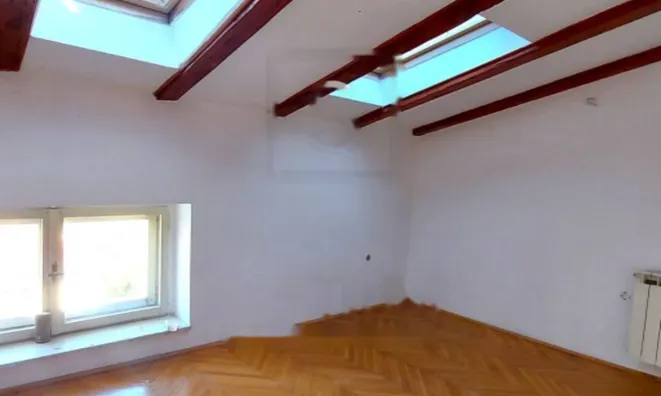 Недвижимость Четырехкомнатная квартира, Центр: 12