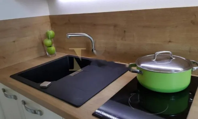 Недвижимость Четырехкомнатная квартира, Центр: 13