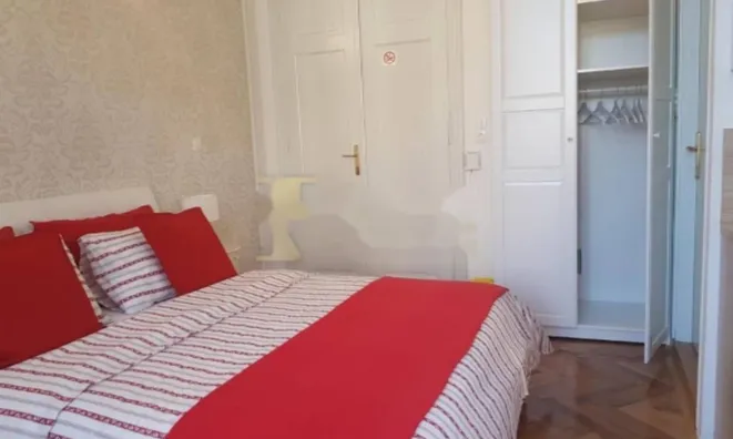 Недвижимость Четырехкомнатная квартира, Центр: 17