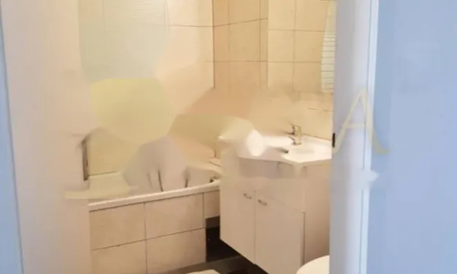 Недвижимость Четырехкомнатная квартира, Центр: 18