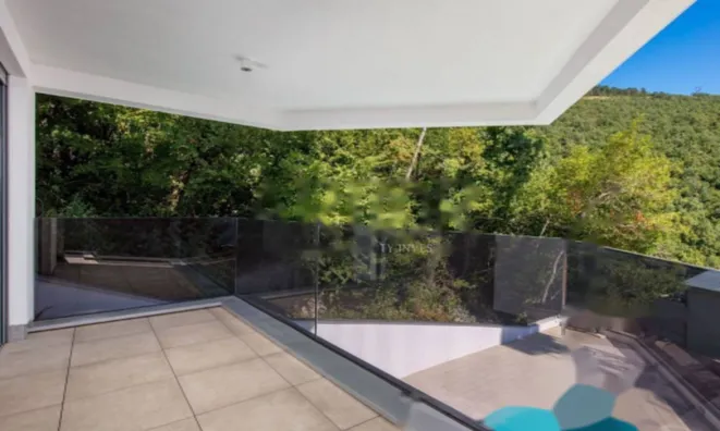 Недвижимость Трёхкомнатная квартира в центре: 2